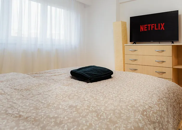 Apartment Close To The House Of Parliament And Old Town
